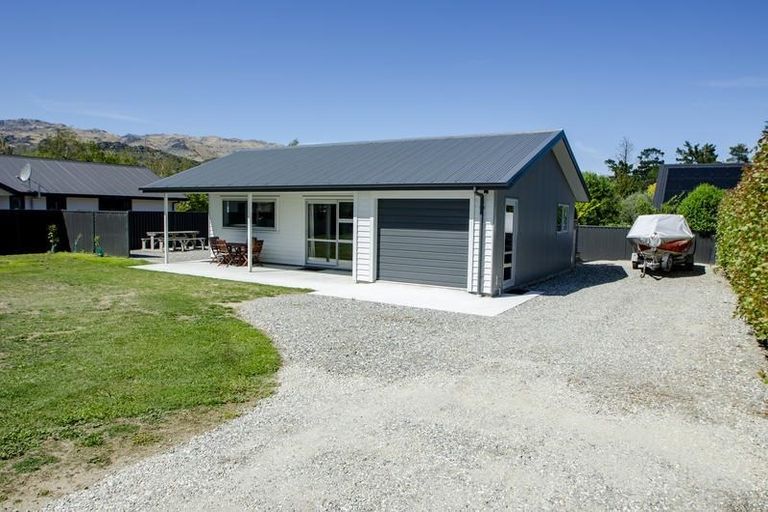 Photo of property in 20 Pisa Moorings Road, Mount Pisa, Cromwell, 9383
