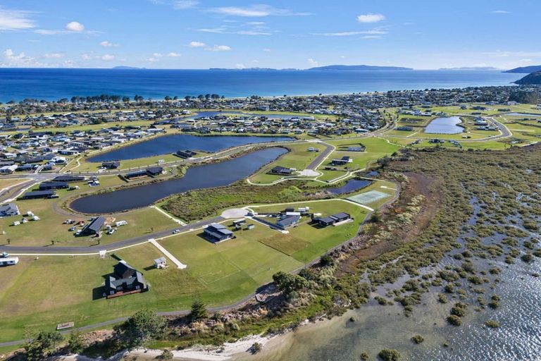 Photo of property in 30 Taniwha Place, Matarangi, 3592