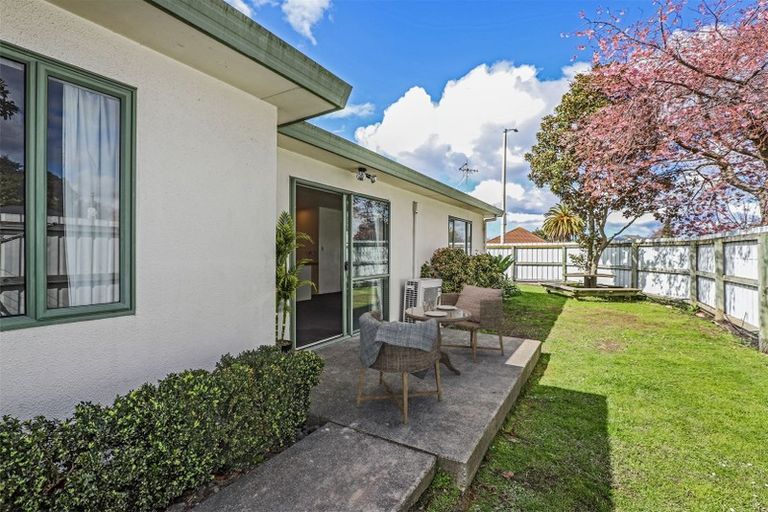 Photo of property in 214 Grove Road, Mayfair, Hastings, 4122