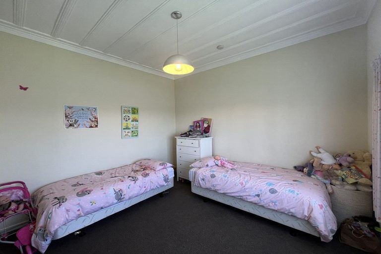 Photo of property in 13 High Street West, Waitara, 4320