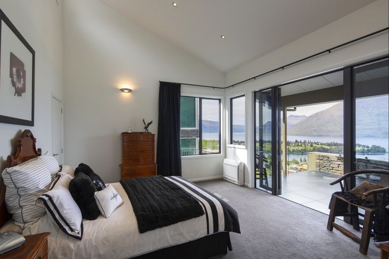 Photo of property in 37 Belfast Terrace, Queenstown, 9300