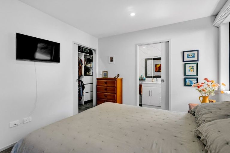 Photo of property in 3 Frederick Place, Whalers Gate, New Plymouth, 4310