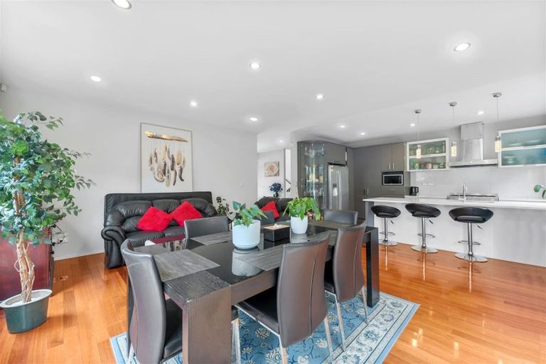 Photo of property in 10 Lucca Crescent, Flat Bush, Auckland, 2019