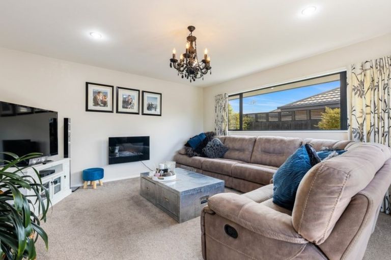 Photo of property in 2 Paget Drive, Woodend, 7610