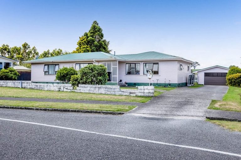 Photo of property in 88 Stanners Street, Eltham, 4322