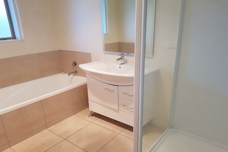 Photo of property in 70 Queens Avenue, Waikuku Beach, 7402