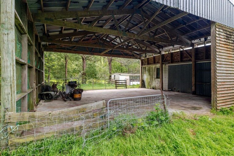 Photo of property in 111 Hinemoa Valley Road, Kaitawa, Pahiatua, 4981
