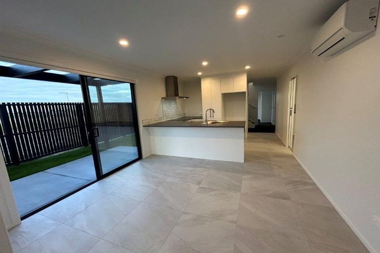 Photo of property in 24 Atutahi Lane, Papamoa, 3118