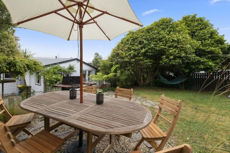 Photo of property in 89 Taylor Terrace, Tawa, Wellington, 5028