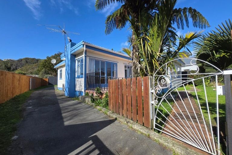 Photo of property in 2 Somme Road, Silverstream, Upper Hutt, 5019