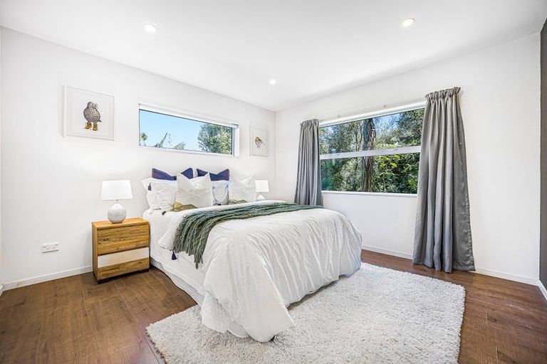 Photo of property in 28 Shah Place, Glen Eden, Auckland, 0602