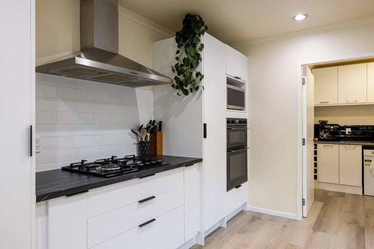 Photo of property in 24 Rothesay Place, Dinsdale, Hamilton, 3204