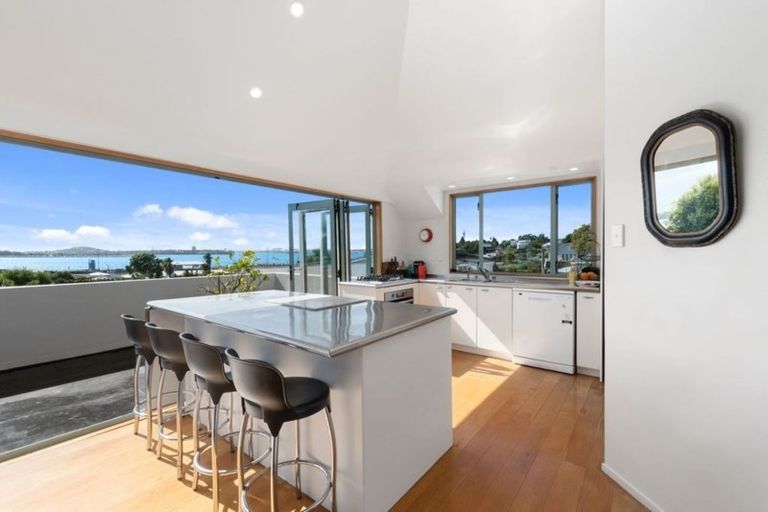 Photo of property in 1/2 Milton Road, Northcote Point, Auckland, 0627