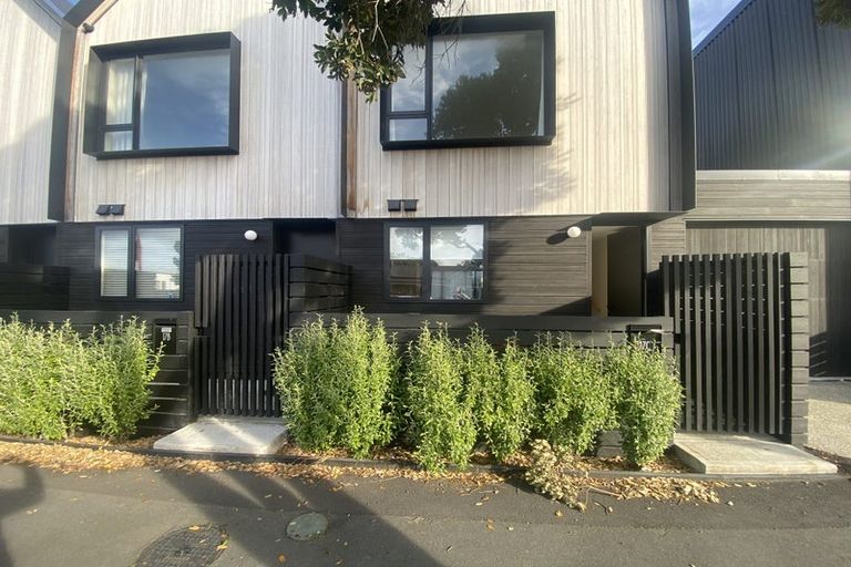 Photo of property in 17c Cuba Street, Petone, Lower Hutt, 5012