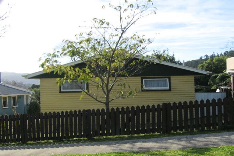 Photo of property in 25 Dalton Grove, Stokes Valley, Lower Hutt, 5019