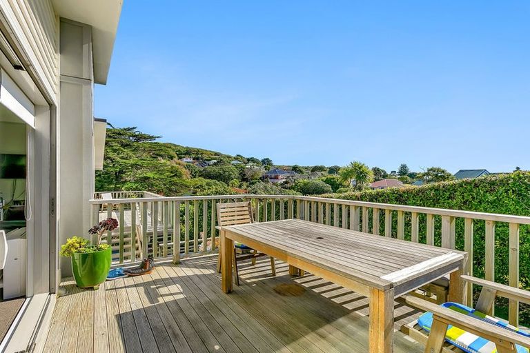 Photo of property in 7 View Road, Titahi Bay, Porirua, 5022