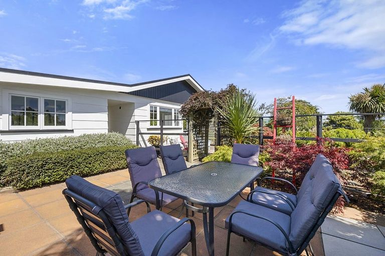 Photo of property in 29 Nevada Drive, Merrilands, New Plymouth, 4312