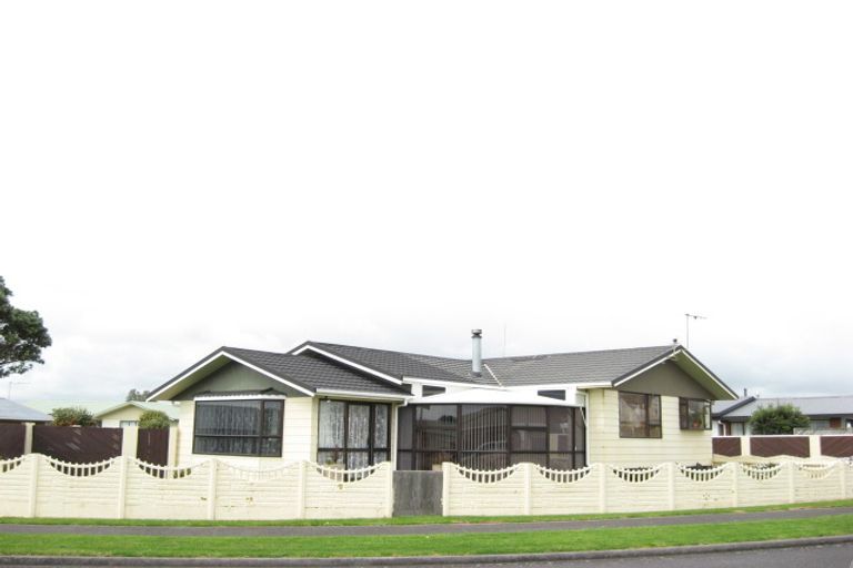Photo of property in 19 Meade Place, Bell Block, New Plymouth, 4312