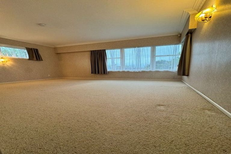 Photo of property in 18 Tomlinson Street, Hillpark, Auckland, 2102