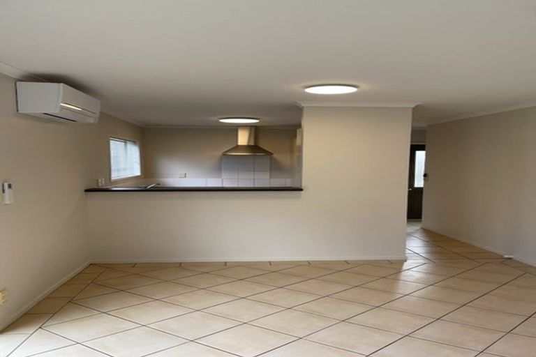Photo of property in 41 Tiri Tiri Road, Birkdale, Auckland, 0626
