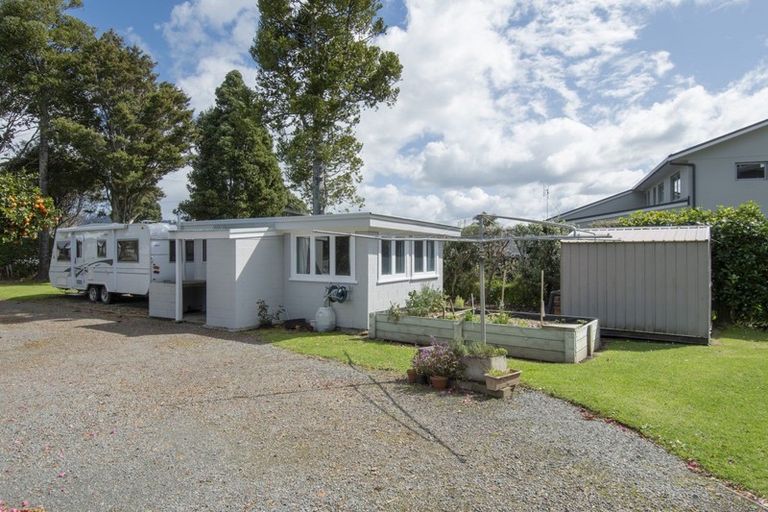 Photo of property in 10 Roretana Drive, Athenree, Katikati, 3177