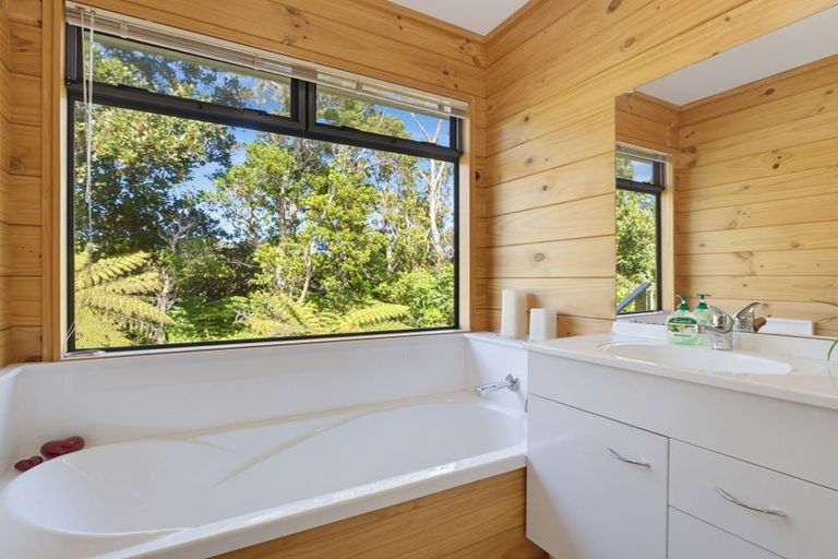 Photo of property in 595 Boat Harbour Road, Whenuakite, Whitianga, 3591