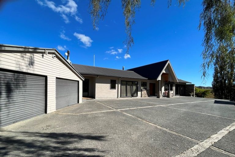Photo of property in 454 Spooners Hill Road, Taihape, 4795