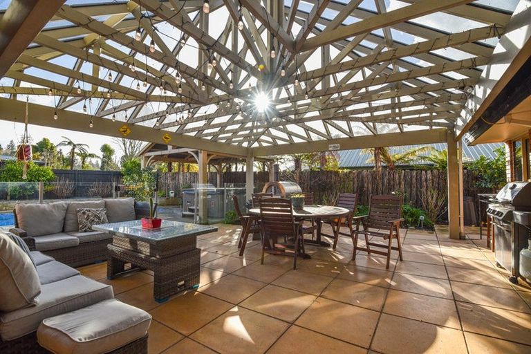 Photo of property in 8 Janet Place, Lynmore, Rotorua, 3010