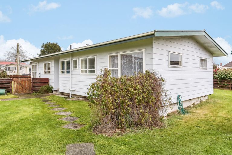 Photo of property in 30 Domain Street, Waiuku, 2123