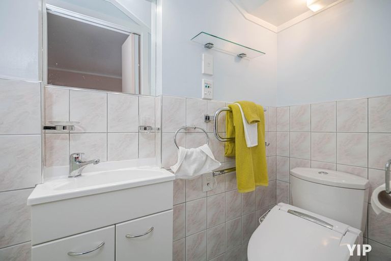 Photo of property in 18 Colchester Crescent, Newlands, Wellington, 6037