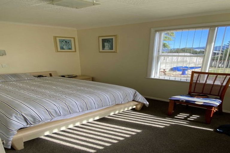 Photo of property in 54 Aorangi Road, Paraparaumu, 5032