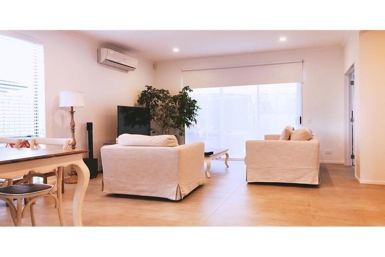 Photo of property in 68 Mackay Drive, Greenhithe, Auckland, 0632