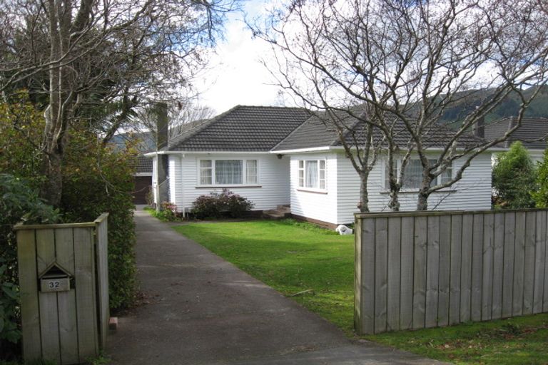 Photo of property in 32 Wainuiomata Road, Wainuiomata, Lower Hutt, 5014