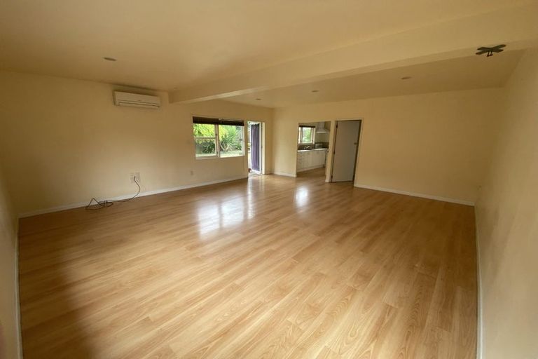 Photo of property in 2/15 Rosehill Drive, Rosehill, Papakura, 2113