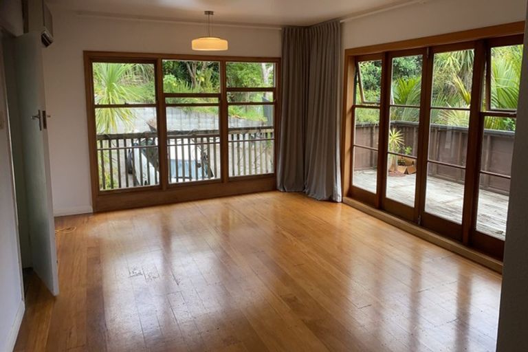 Photo of property in 24 Beverly Place, New Lynn, Auckland, 0600