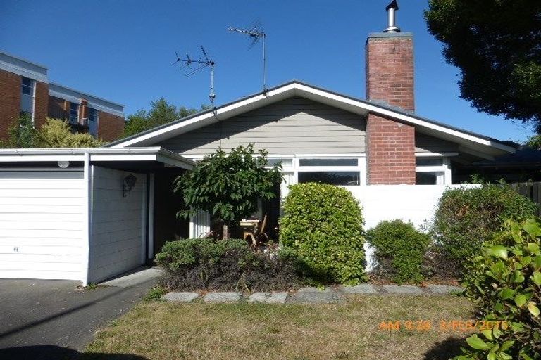 Photo of property in 1/11 Maidstone Road, Ilam, Christchurch, 8041