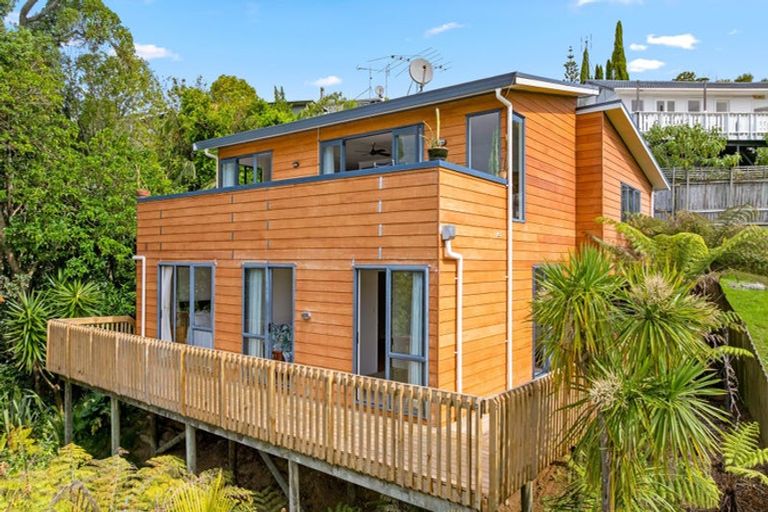 Photo of property in 5a Piripiri Crescent, Torbay, Auckland, 0630