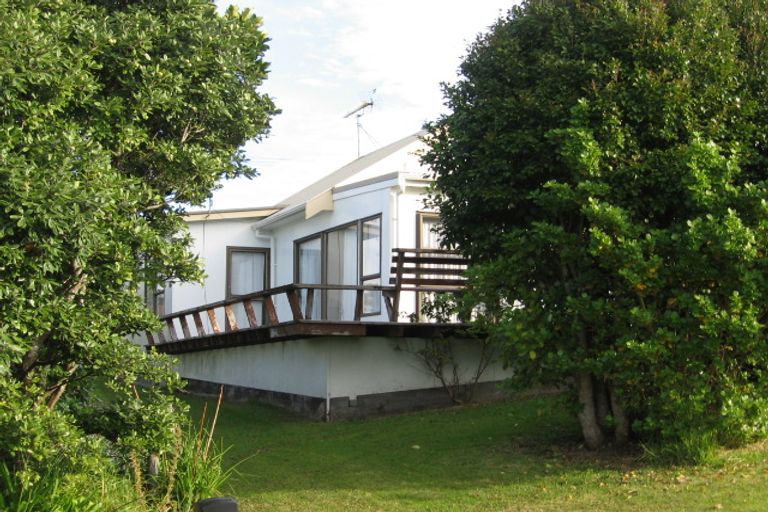 Photo of property in 48 Cumberland Street, Leigh, 0985