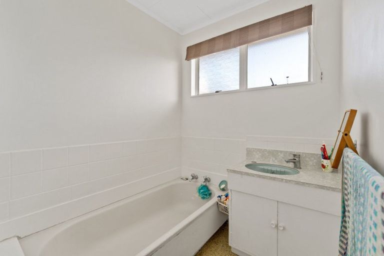 Photo of property in 6 Yates Street, Otaki Beach, Otaki, 5512