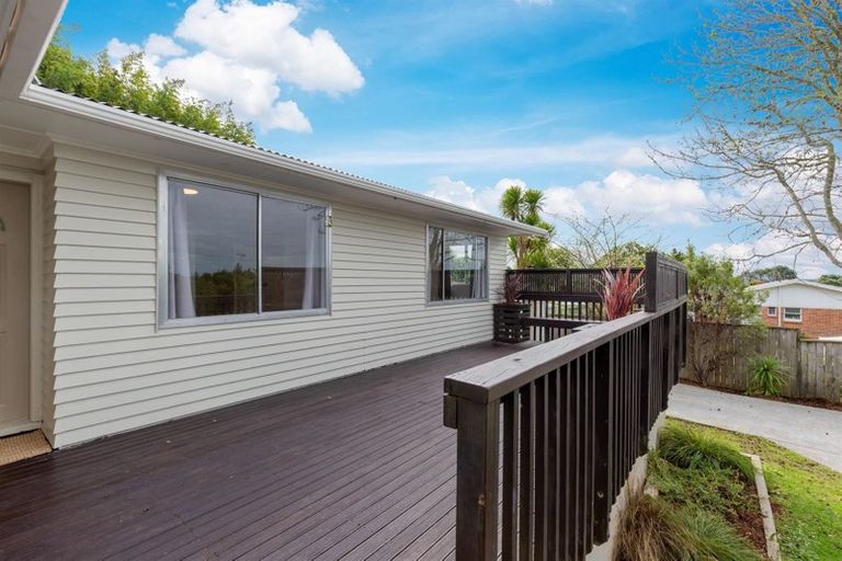 Photo of property in 9 Tracey Terrace, Te Atatu South, Auckland, 0602