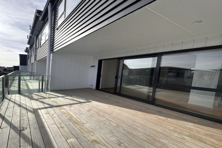 Photo of property in 2/2a Cambridge Road, Manurewa, Auckland, 2102