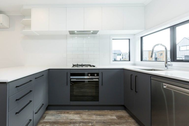 Photo of property in 10 Don Money Street, Wallaceville, Upper Hutt, 5018