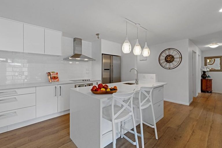 Photo of property in Bay Palms Apartments, 3/30a Bute Road, Browns Bay, Auckland, 0630