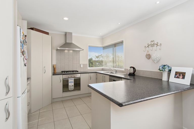 Photo of property in 39 Danny Place, Pyes Pa, Tauranga, 3112