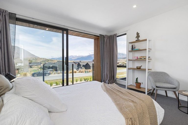 Photo of property in 19 Hackett Road, Jacks Point, Queenstown, 9371