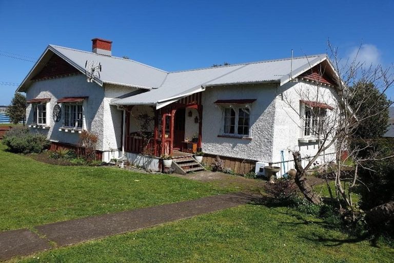 Photo of property in 21 Egmont Street, Patea, 4520