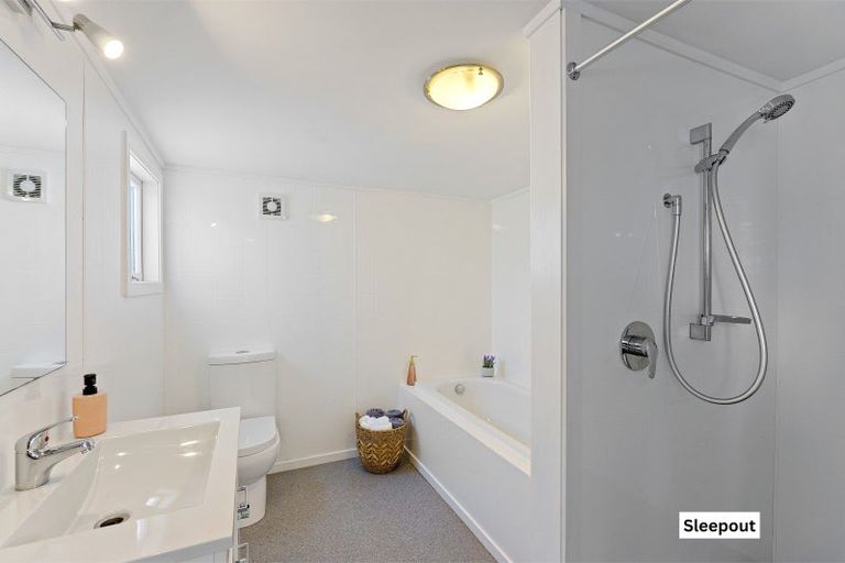 Photo of property in 15 Gleeson Road, Manakau, Levin, 5573