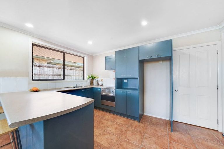 Photo of property in 24 Mt Lebanon Crescent, The Gardens, Auckland, 2105