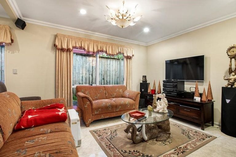 Photo of property in 2a Wattle Street, New Lynn, Auckland, 0600