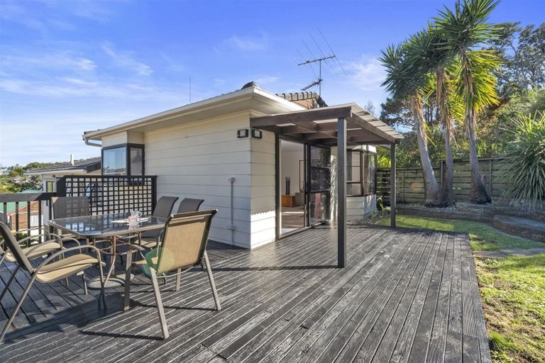 Photo of property in 3/43-53 Chivalry Road, Glenfield, Auckland, 0629